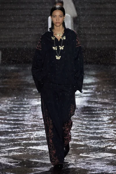 Look 7